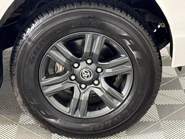 2025-Toyota-Hilux-24-GD-6-Raider-4x4-Single-Cab image:3