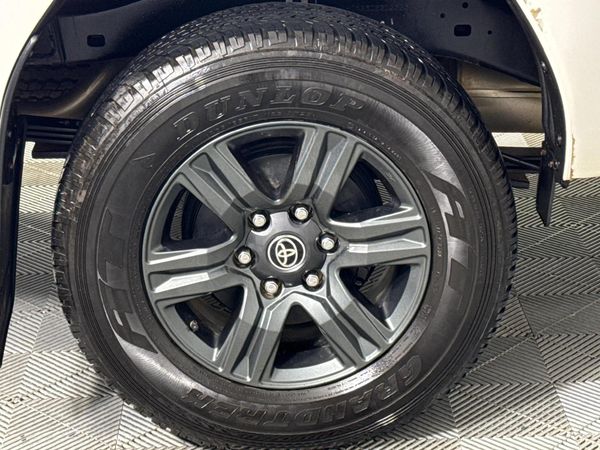 2025-Toyota-Hilux-24-GD-6-Raider-4x4-Single-Cab image:5