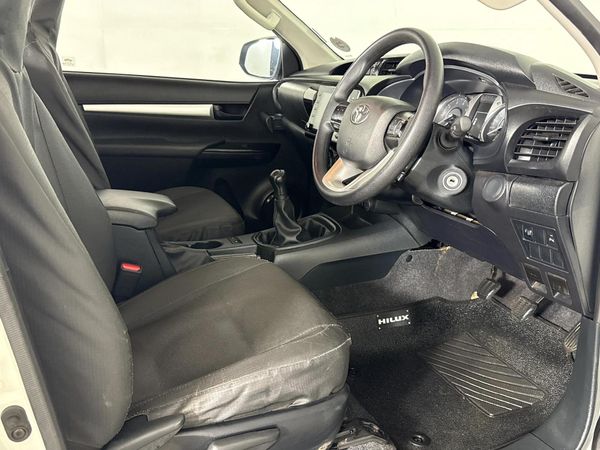 2025-Toyota-Hilux-24-GD-6-Raider-4x4-Single-Cab image:7