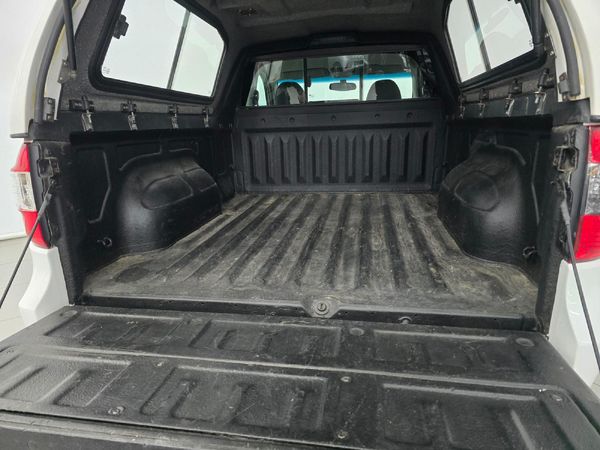2016-Chevrolet-Utility-14-AC image:10