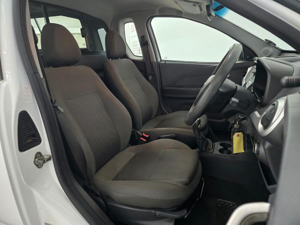 2016-Chevrolet-Utility-14-AC image:11