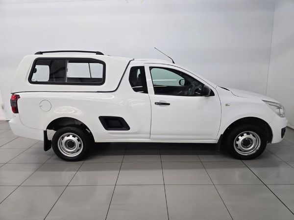 2016-Chevrolet-Utility-14-AC image:7