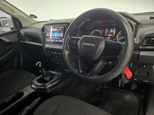 2022-Isuzu-D-Max-19-DDI-HR-L-4x4-Single-Cab image:18