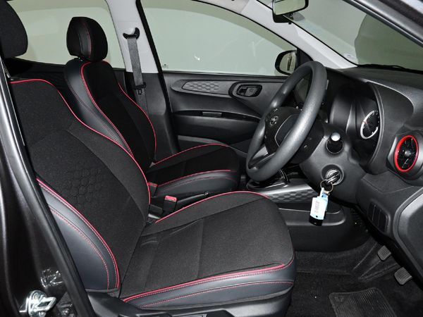 2022-Hyundai-Grand-i10-10-Motion image:10