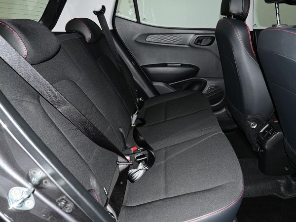 2022-Hyundai-Grand-i10-10-Motion image:11