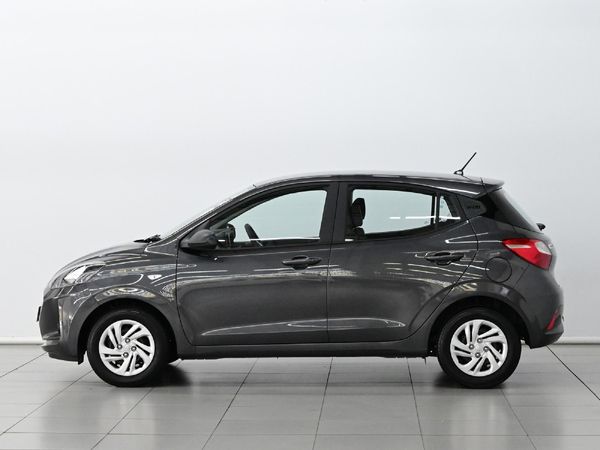2022-Hyundai-Grand-i10-10-Motion image:3