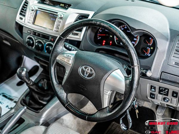 2014-Toyota-Hilux-25-D-4D-VNT-106kW-Raised-Body-Double-Cab image:9