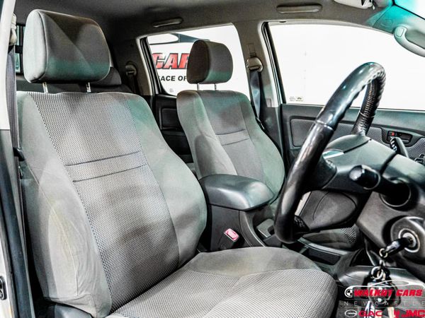 2014-Toyota-Hilux-25-D-4D-VNT-106kW-Raised-Body-Double-Cab image:10