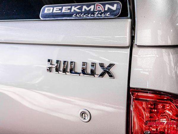 2014-Toyota-Hilux-25-D-4D-VNT-106kW-Raised-Body-Double-Cab image:16