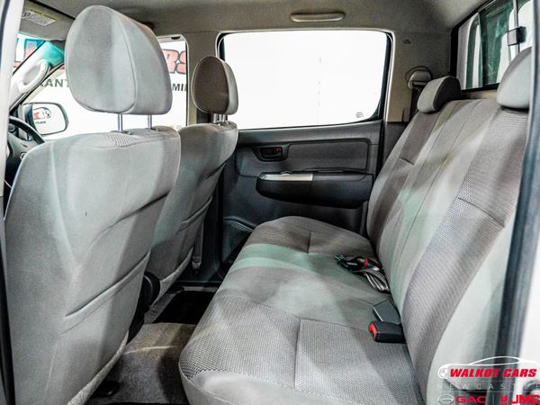 2014-Toyota-Hilux-25-D-4D-VNT-106kW-Raised-Body-Double-Cab image:26