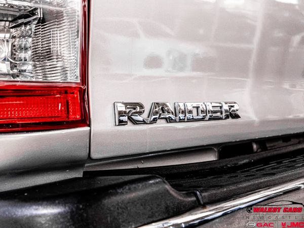 2014-Toyota-Hilux-25-D-4D-VNT-106kW-Raised-Body-Double-Cab image:28