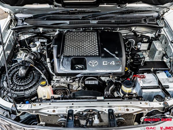 2014-Toyota-Hilux-25-D-4D-VNT-106kW-Raised-Body-Double-Cab image:30