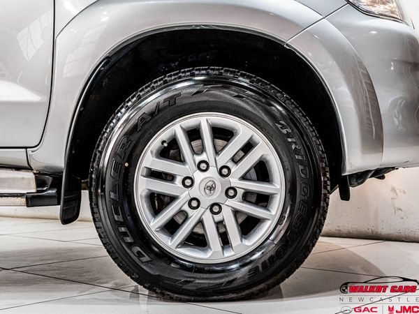 2014-Toyota-Hilux-25-D-4D-VNT-106kW-Raised-Body-Double-Cab image:6