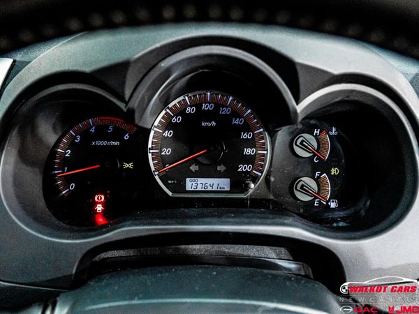 2014-Toyota-Hilux-25-D-4D-VNT-106kW-Raised-Body-Double-Cab image:8