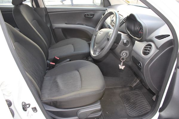 2011-Hyundai-i10-12-GLS-Auto image:15