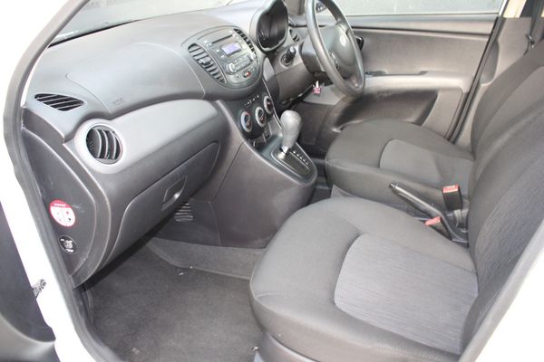 2011-Hyundai-i10-12-GLS-Auto image:17
