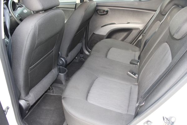 2011-Hyundai-i10-12-GLS-Auto image:18