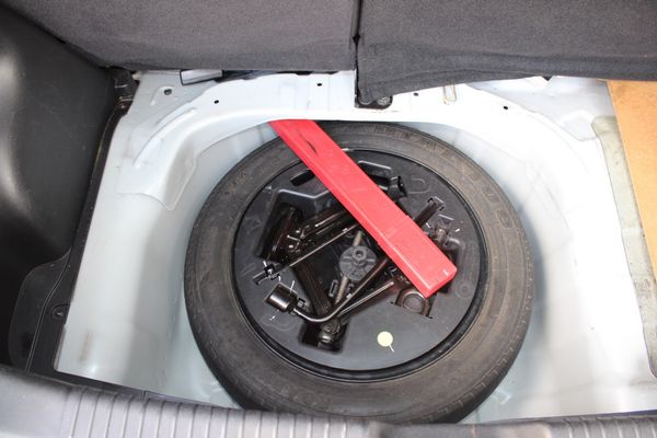 2011-Hyundai-i10-12-GLS-Auto image:7