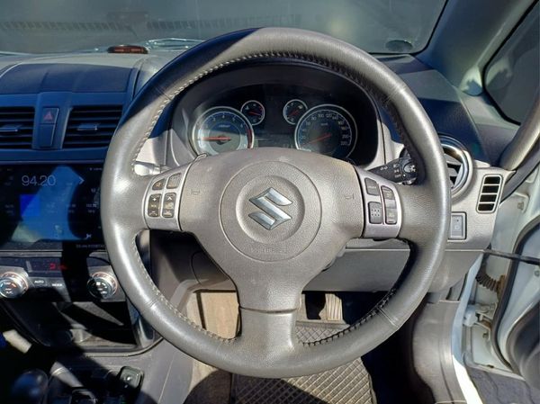 2011-Suzuki-SX4-20-Auto image:12