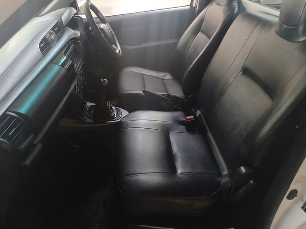 2017-Toyota-Hilux-24-GD-Single-Cab-Aircon-Diesel-Manual image:12