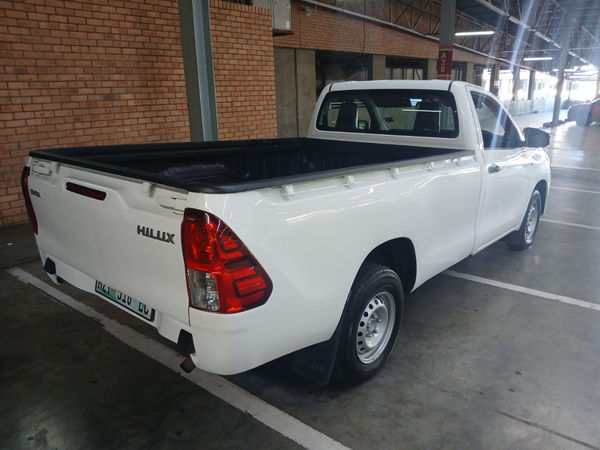 2017-Toyota-Hilux-24-GD-Single-Cab-Aircon-Diesel-Manual image:6