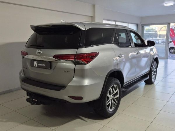 2017-Toyota-Fortuner-28-GD-6-4x4-Auto image:3