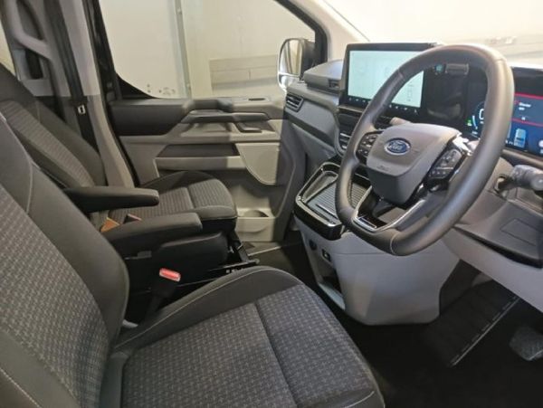 2025-Ford-Tourneo-Custom-20-TDCi-LWB-Trend-Auto image:17
