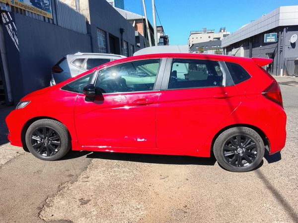 2019-Honda-Jazz-15-Sport-Auto image:6