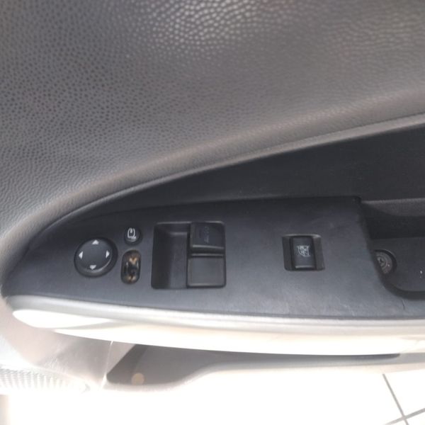 2010-Mazda-2-13-Active-5-dr image:6
