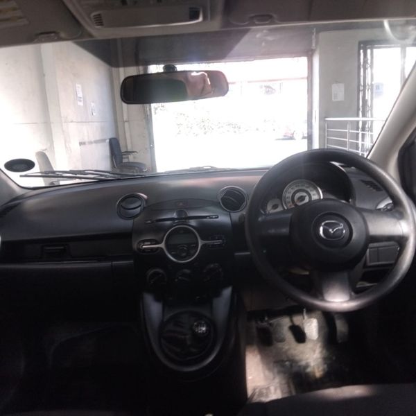 2010-Mazda-2-13-Active-5-dr image:7