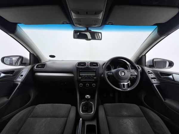 2010-Volkswagen-Golf-VI-20-TDI-Highline image:10
