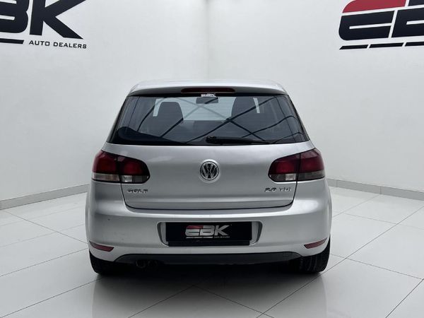 2010-Volkswagen-Golf-VI-20-TDI-Highline image:4