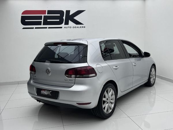 2010-Volkswagen-Golf-VI-20-TDI-Highline image:5