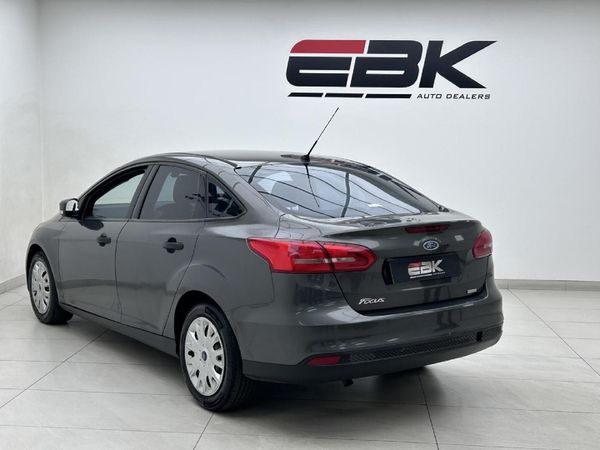 2015-Ford-Focus-10-EcoBoost-Ambiente image:3