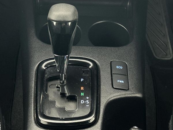 2021-Toyota-Hilux-28-GD-6-Raised-Body-Legend-4x4-Auto-Extended-Cab image:9