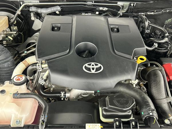 2021-Toyota-Hilux-28-GD-6-Raised-Body-Legend-4x4-Auto-Extended-Cab image:14