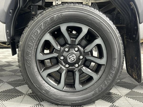 2021-Toyota-Hilux-28-GD-6-Raised-Body-Legend-4x4-Auto-Extended-Cab image:5