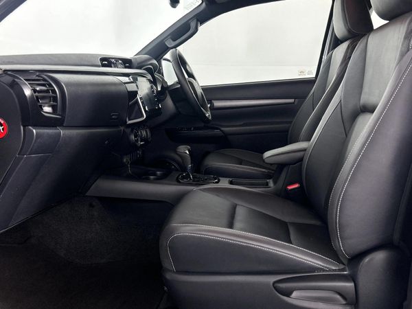 2021-Toyota-Hilux-28-GD-6-Raised-Body-Legend-4x4-Auto-Extended-Cab image:7