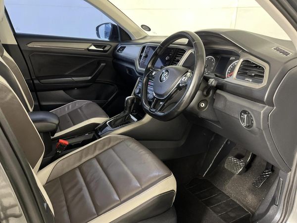 2022-Volkswagen-T-Roc-14-TSI-Design-Auto image:9