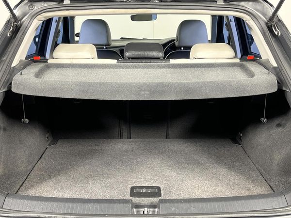 2022-Volkswagen-T-Roc-14-TSI-Design-Auto image:13