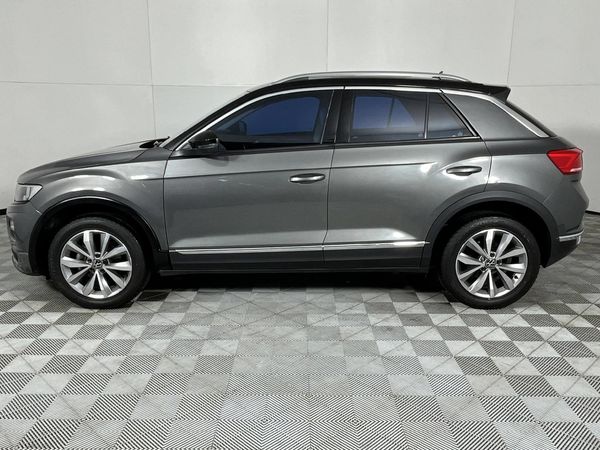 2022-Volkswagen-T-Roc-14-TSI-Design-Auto image:18