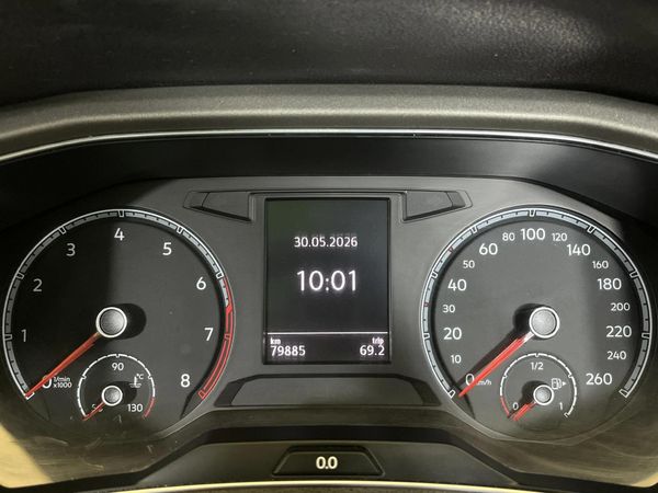 2022-Volkswagen-T-Roc-14-TSI-Design-Auto image:2