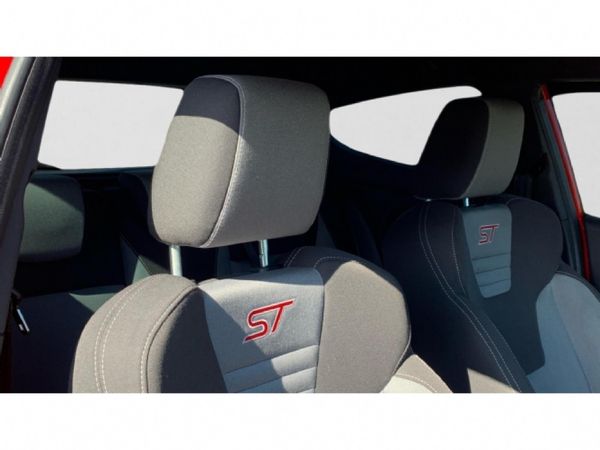 2016-Ford-Fiesta-ST-16-EcoBoost-GDTi image:13