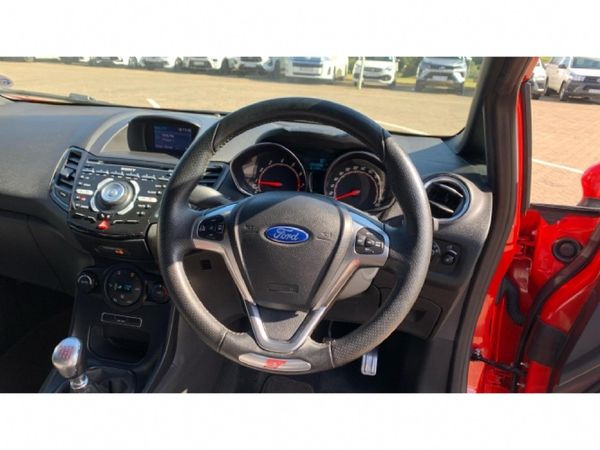 2016-Ford-Fiesta-ST-16-EcoBoost-GDTi image:18