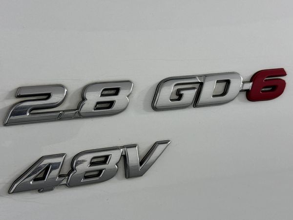 2025-Toyota-Hilux-28-GD-6-RB-Legend-RS-4x4-Double-Cab-Auto-mhev image:11