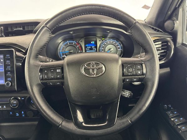 2025-Toyota-Hilux-28-GD-6-RB-Legend-RS-4x4-Double-Cab-Auto-mhev image:12
