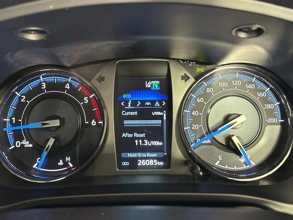 2025-Toyota-Hilux-28-GD-6-RB-Legend-RS-4x4-Double-Cab-Auto-mhev image:2