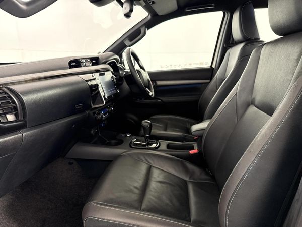 2025-Toyota-Hilux-28-GD-6-RB-Legend-RS-4x4-Double-Cab-Auto-mhev image:8