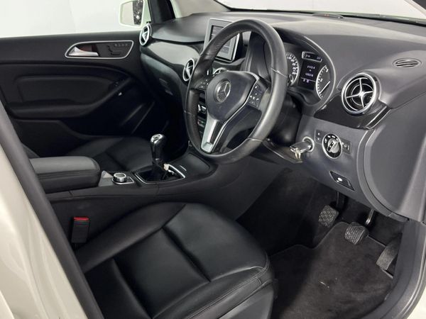 2012-Mercedes-Benz-B-Class-B-200-CDI-BE image:9