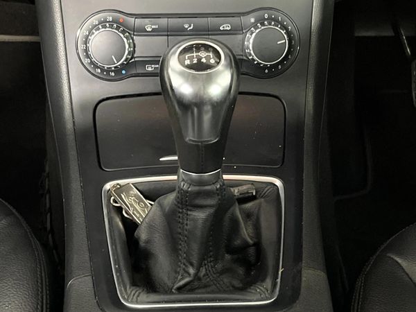 2012-Mercedes-Benz-B-Class-B-200-CDI-BE image:10